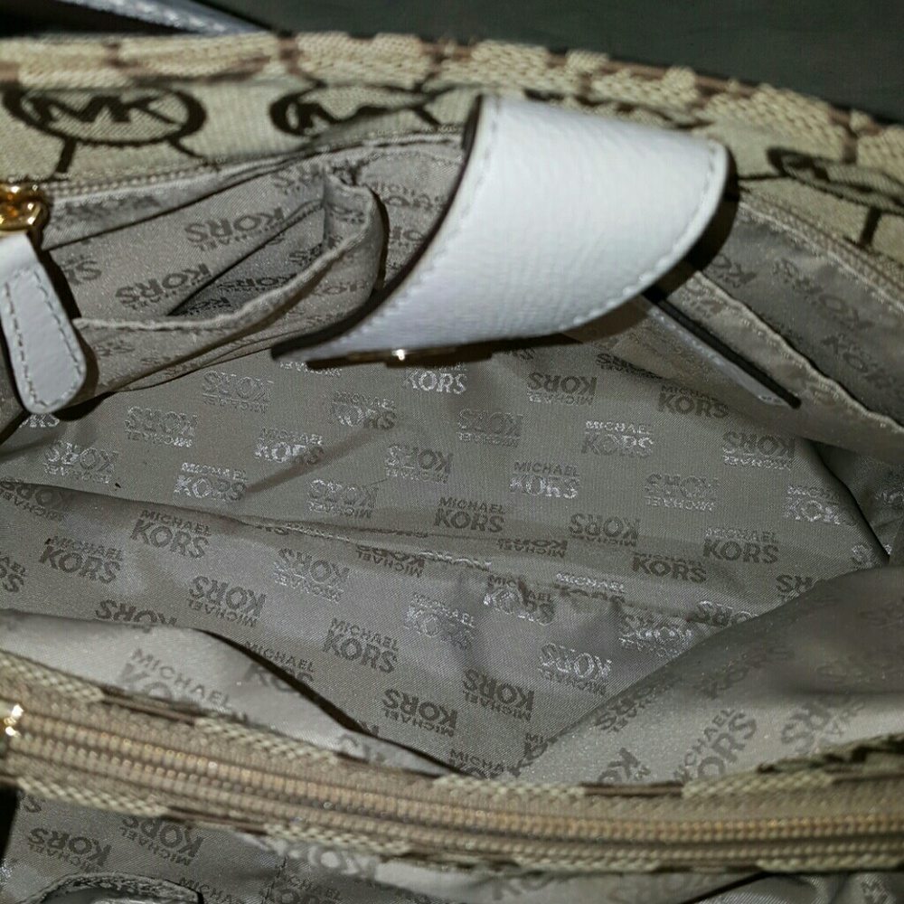 Michael Kors Brown and White Hobo Bag - Picture 4 of 7